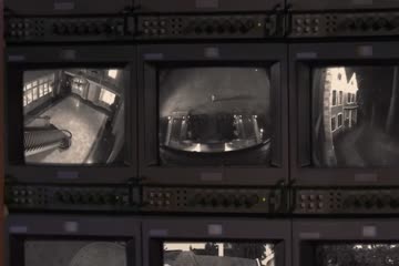 Home Alone PART 4 Taking Back the House 2002 Dub in Hindi thumb