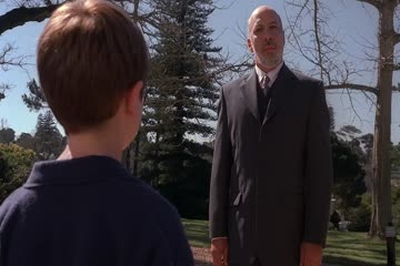 Home Alone PART 4 Taking Back the House 2002 Dub in Hindi thumb