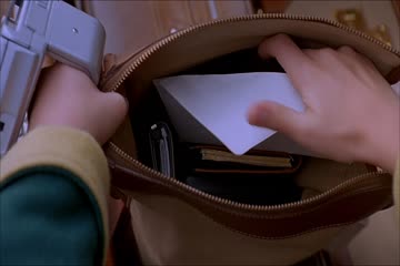 Home Alone PAT 2 Lost in New York 1992 Dub in Hindi thumb