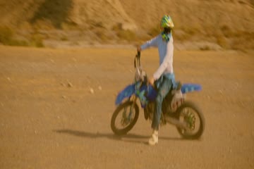 It Came from the Desert 2017 Dub in Hindi thumb