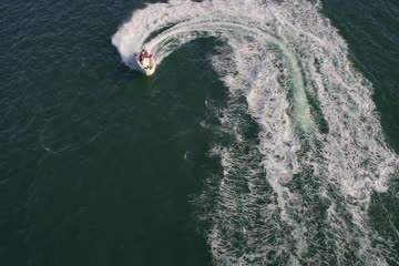 Malibu Rescue The Next Wave 2020 Dub in Hindi thumb