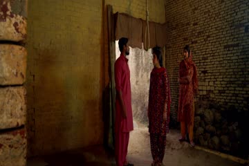 Taron Paar 2025 ORG DVD Rip thumb