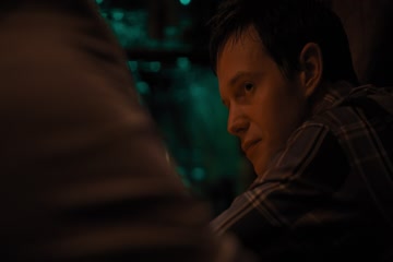 The Front Runner 2018 Dub in Hindi thumb