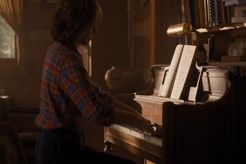 The Front Runner 2018 Dub in Hindi thumb