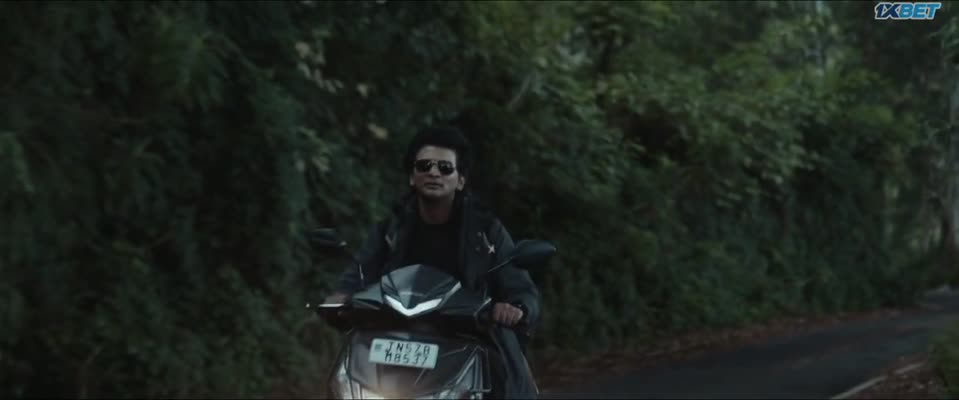Photographer (2026) Hindi Dubbed Movie video thumbnail 2